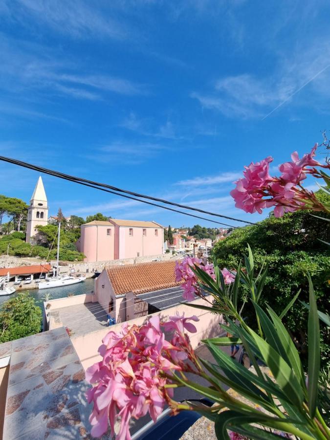 Narcis Central Apartment With Sea & City Views Veli Lošinj Exterior foto
