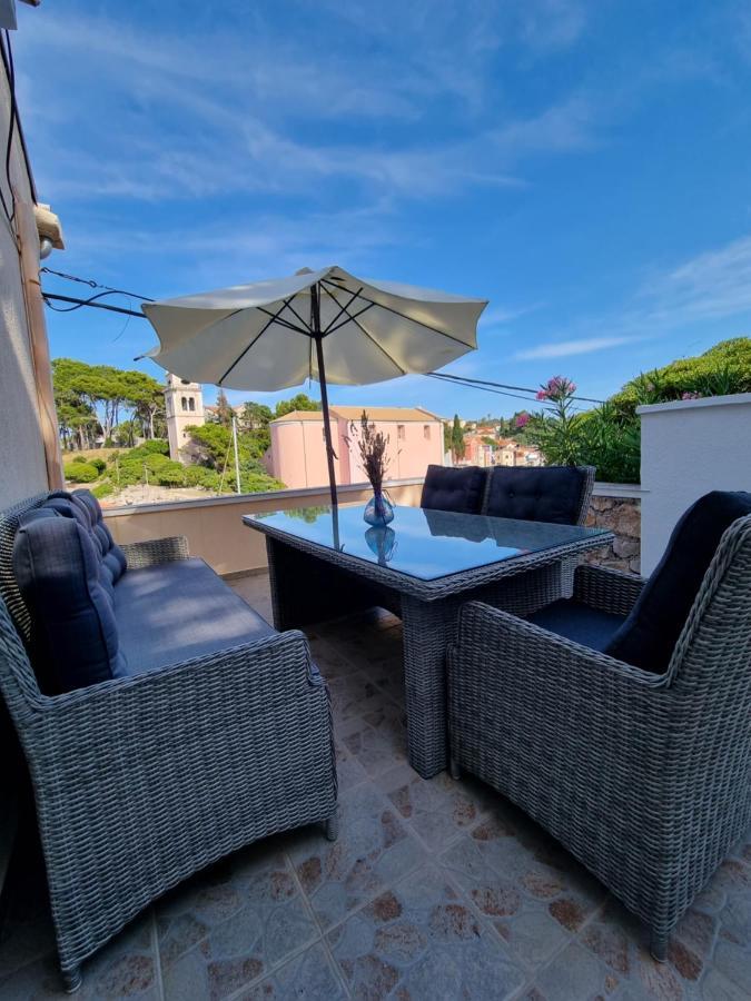 Narcis Central Apartment With Sea & City Views Veli Lošinj Exterior foto