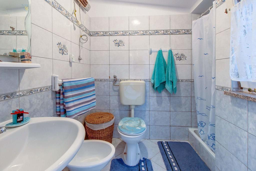 Narcis Central Apartment With Sea & City Views Veli Lošinj Exterior foto