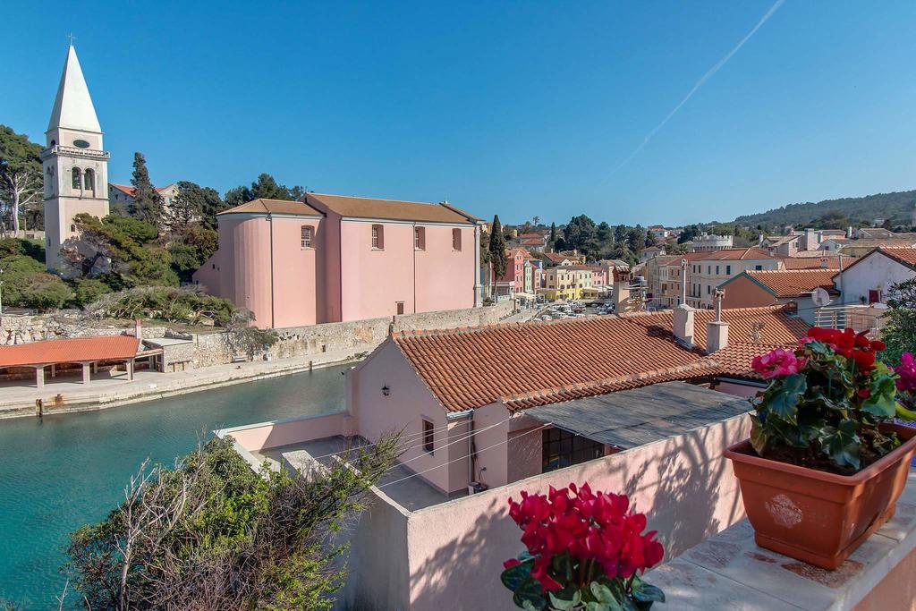 Narcis Central Apartment With Sea & City Views Veli Lošinj Exterior foto